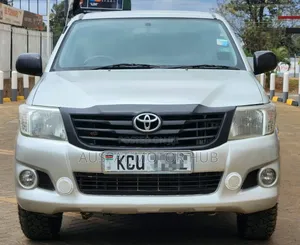 Toyota Hilux 2.5 D-4D 4X4 SRX 2012 Beige