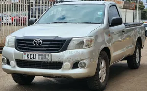 Toyota Hilux 2.5 D-4D 4X4 SRX 2012 Beige