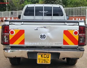 Toyota Hilux 2.5 D-4D 4X4 SRX 2012 Beige
