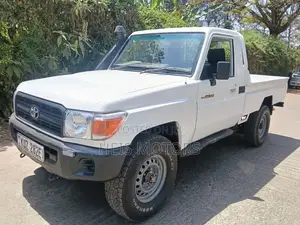 Toyota Land Cruiser 2012 White