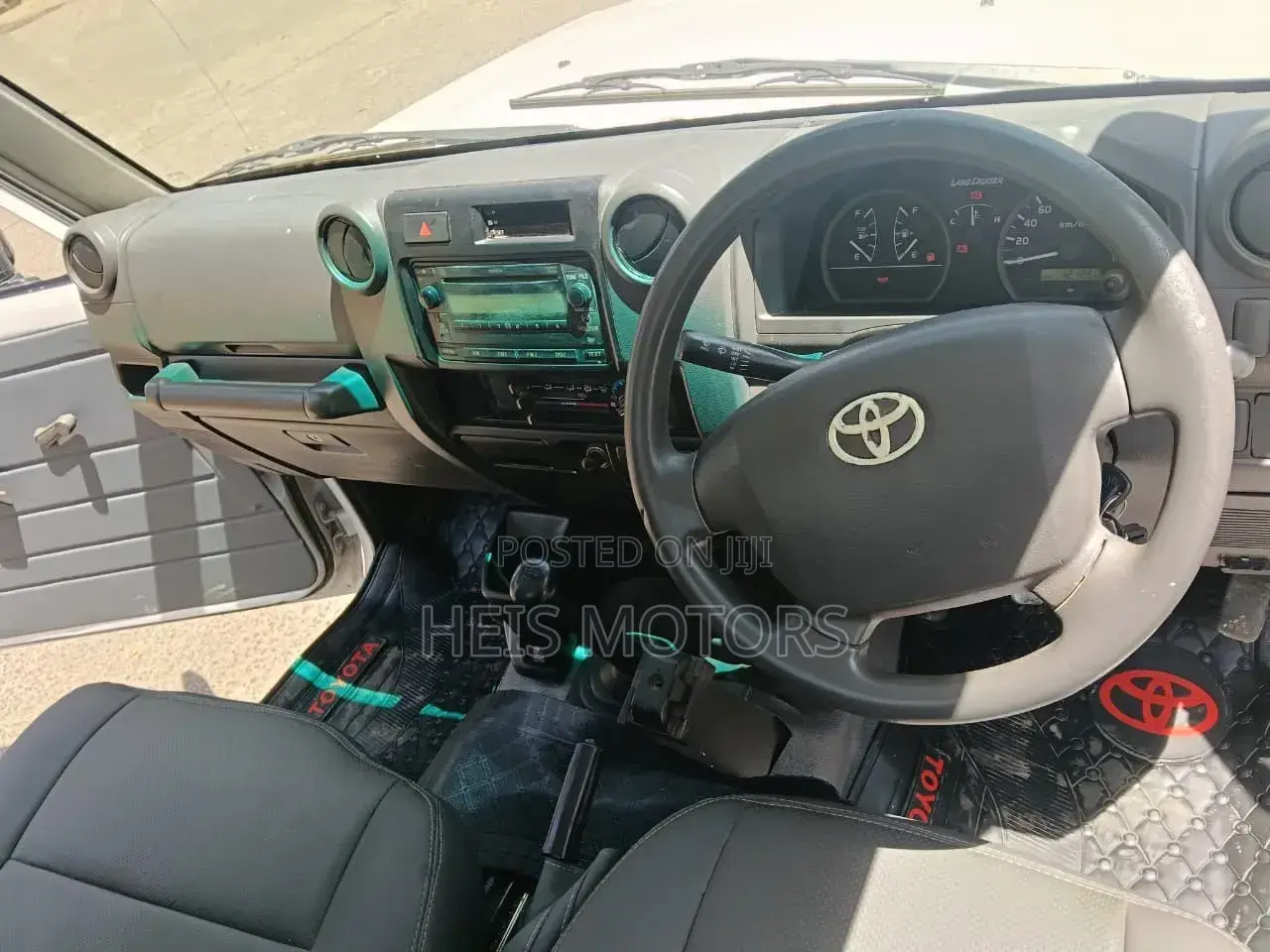 Toyota Land Cruiser 2012 White