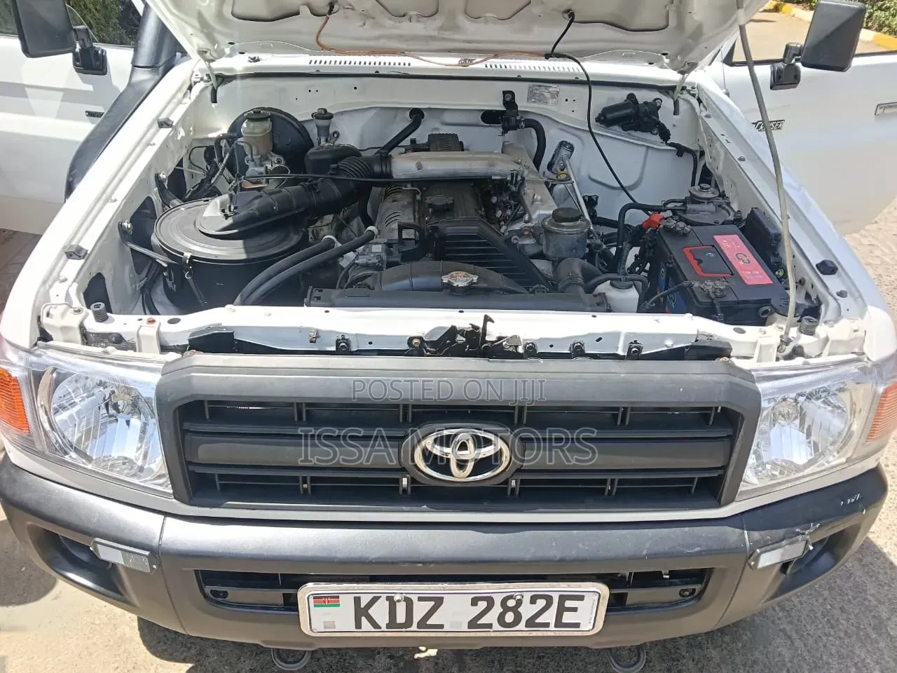 Toyota Land Cruiser 2012 White