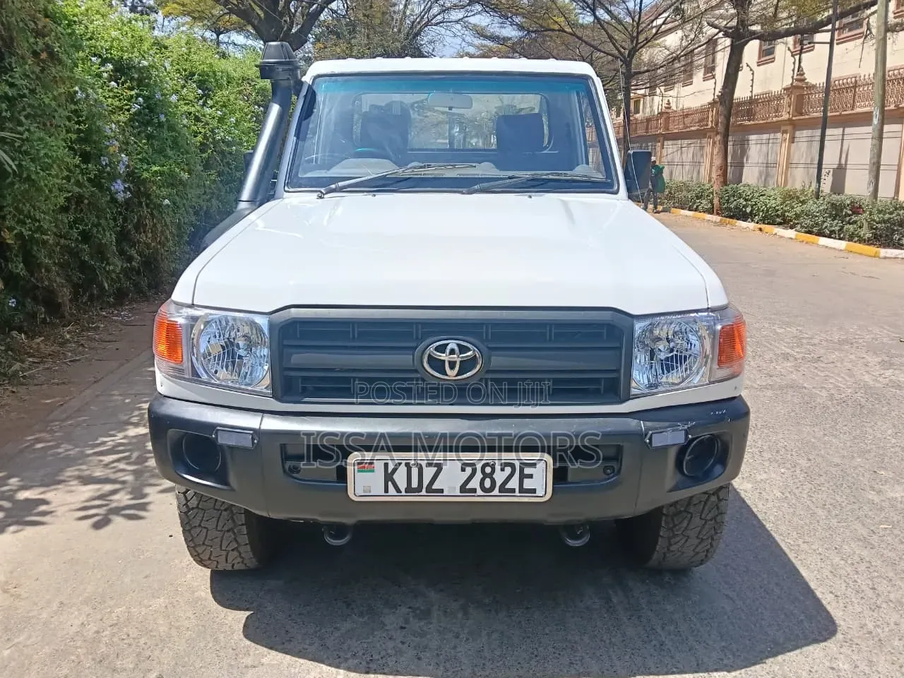 Toyota Land Cruiser 2012 White
