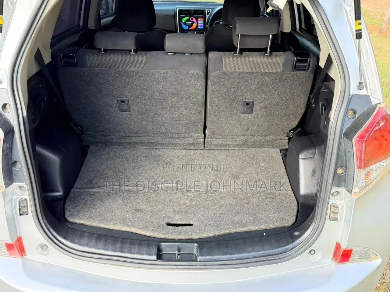 Toyota Ractis 2015 Silver