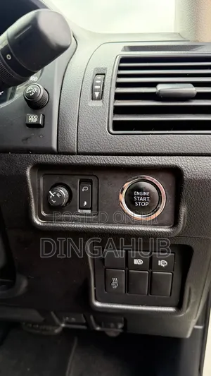 Toyota Land Cruiser Prado 2.8 2019 White