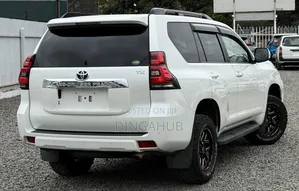 Toyota Land Cruiser Prado 2.8 2019 White
