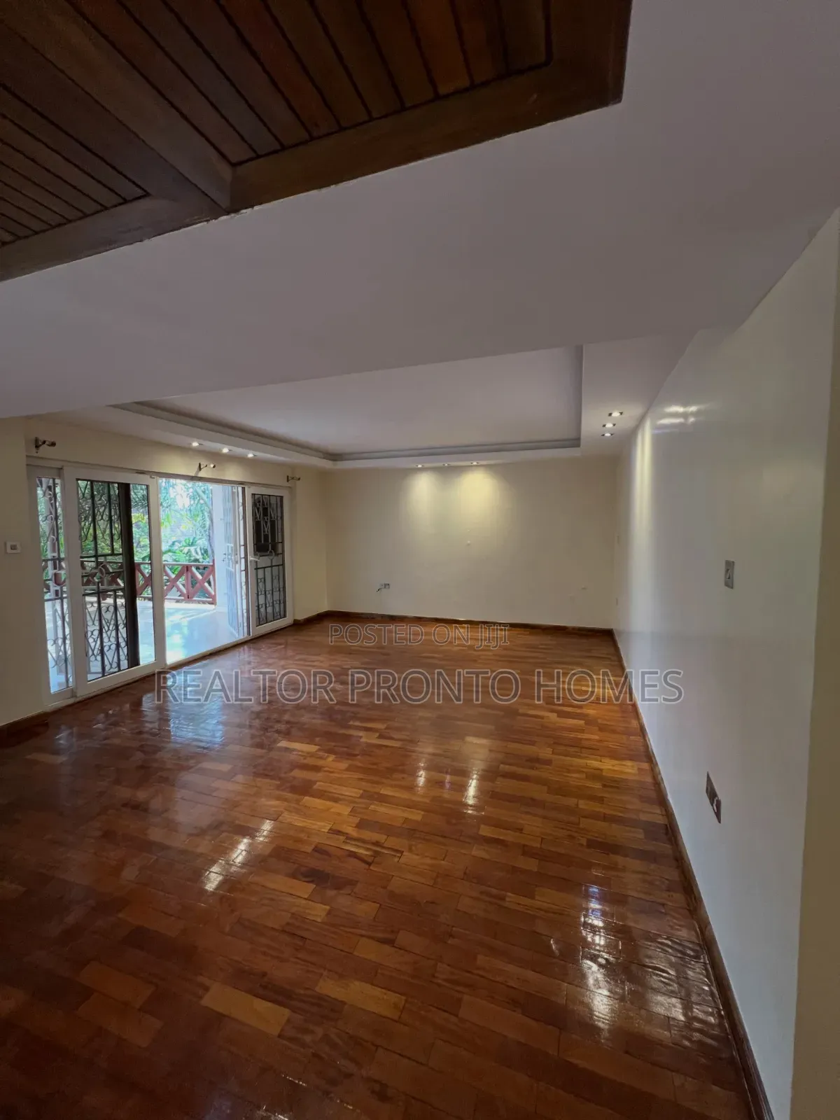 4bdrm Villa in Lavington, Muthangari for rent