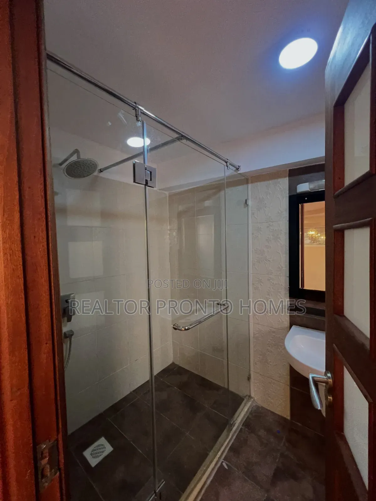 4bdrm Villa in Lavington, Muthangari for rent