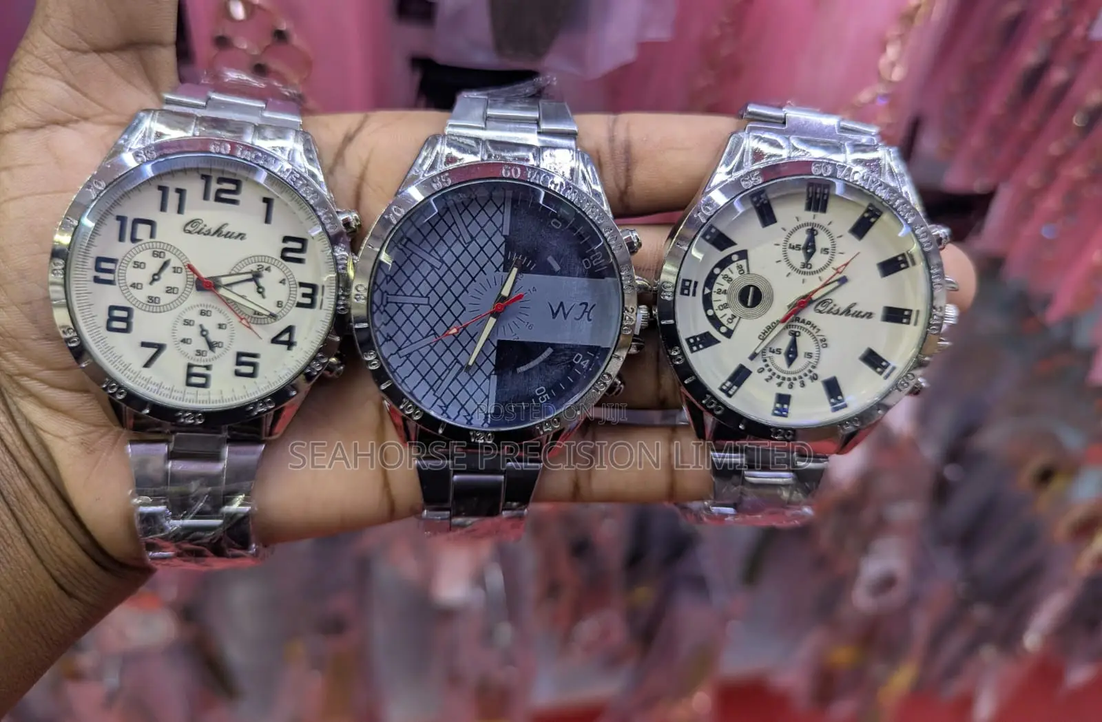 Men’s Stylish Metallic Quartz Watch