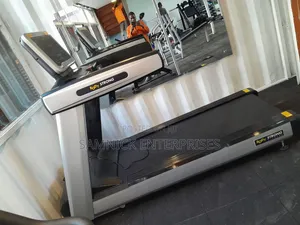 Heavy Duty Body Strong Commercial Treadmill