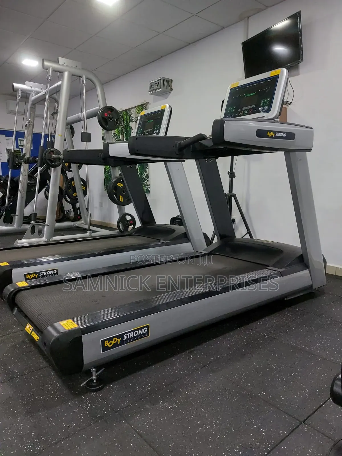 Heavy Duty Body Strong Commercial Treadmill