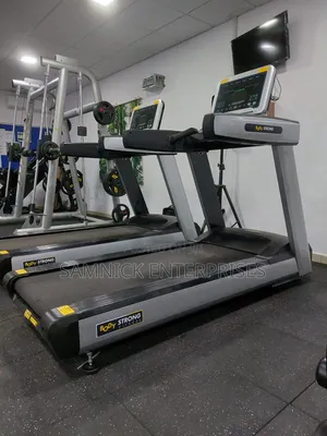 Heavy Duty Body Strong Commercial Treadmill