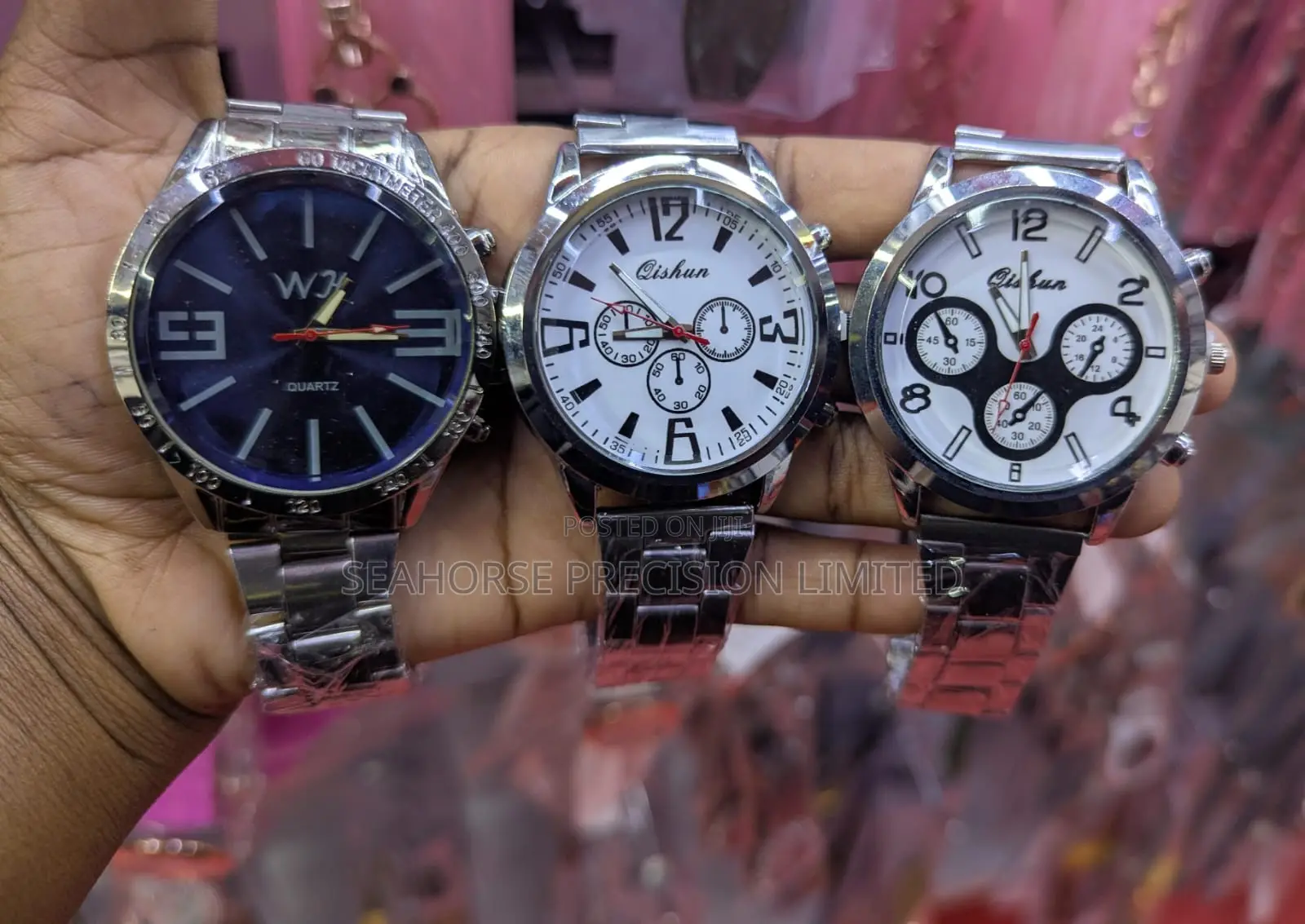 Men’s Stylish Metallic Quartz Watch