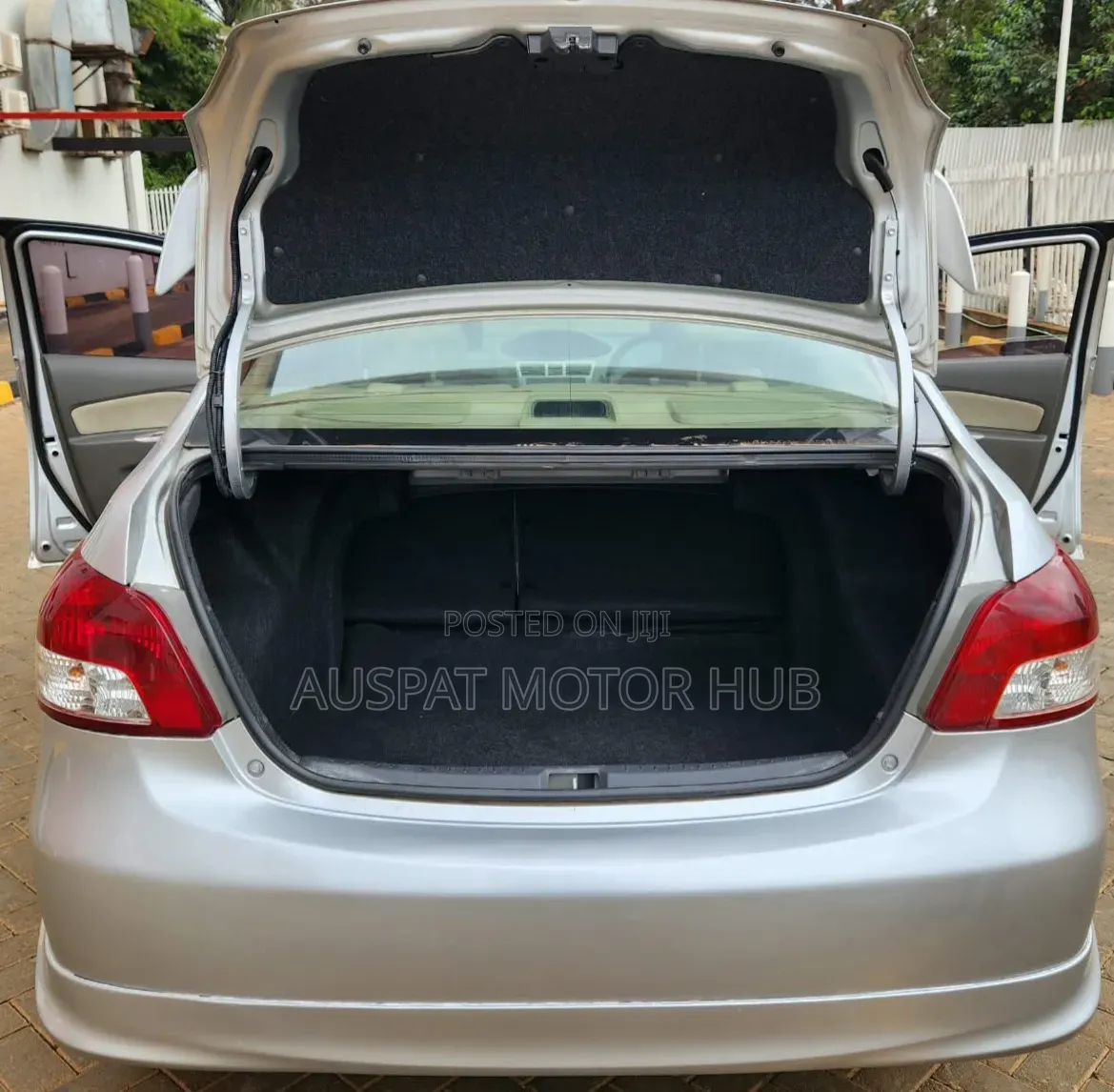 Toyota Belta 2009 Silver