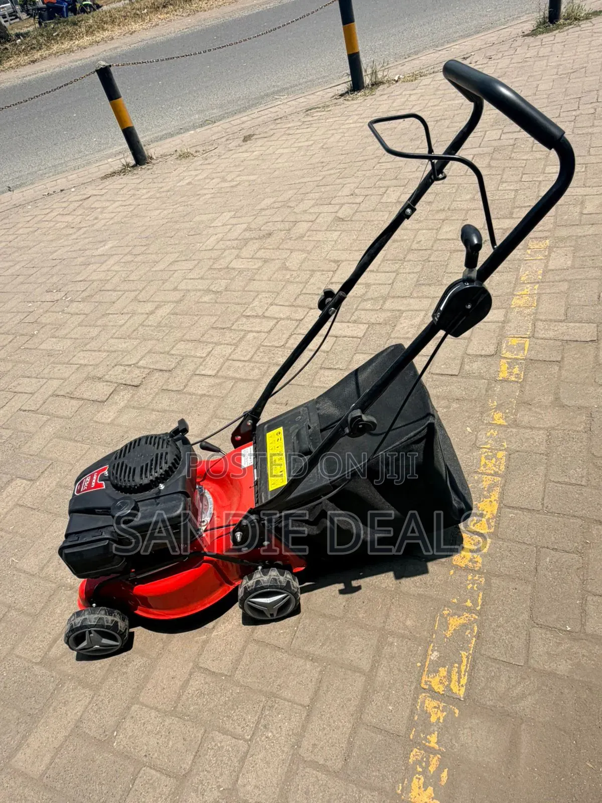 Grass Cutting Machine