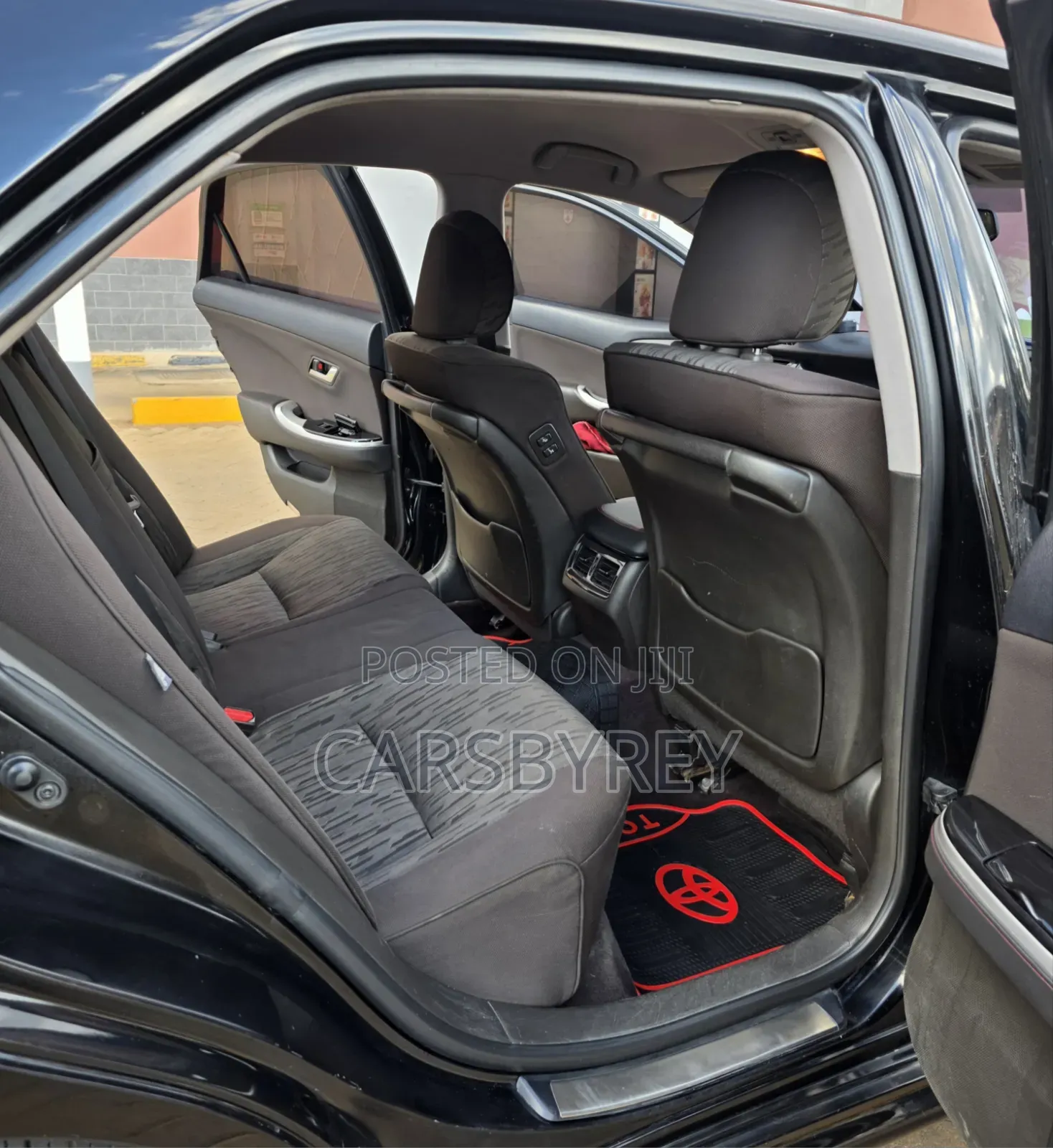 Toyota Crown 2012 Black