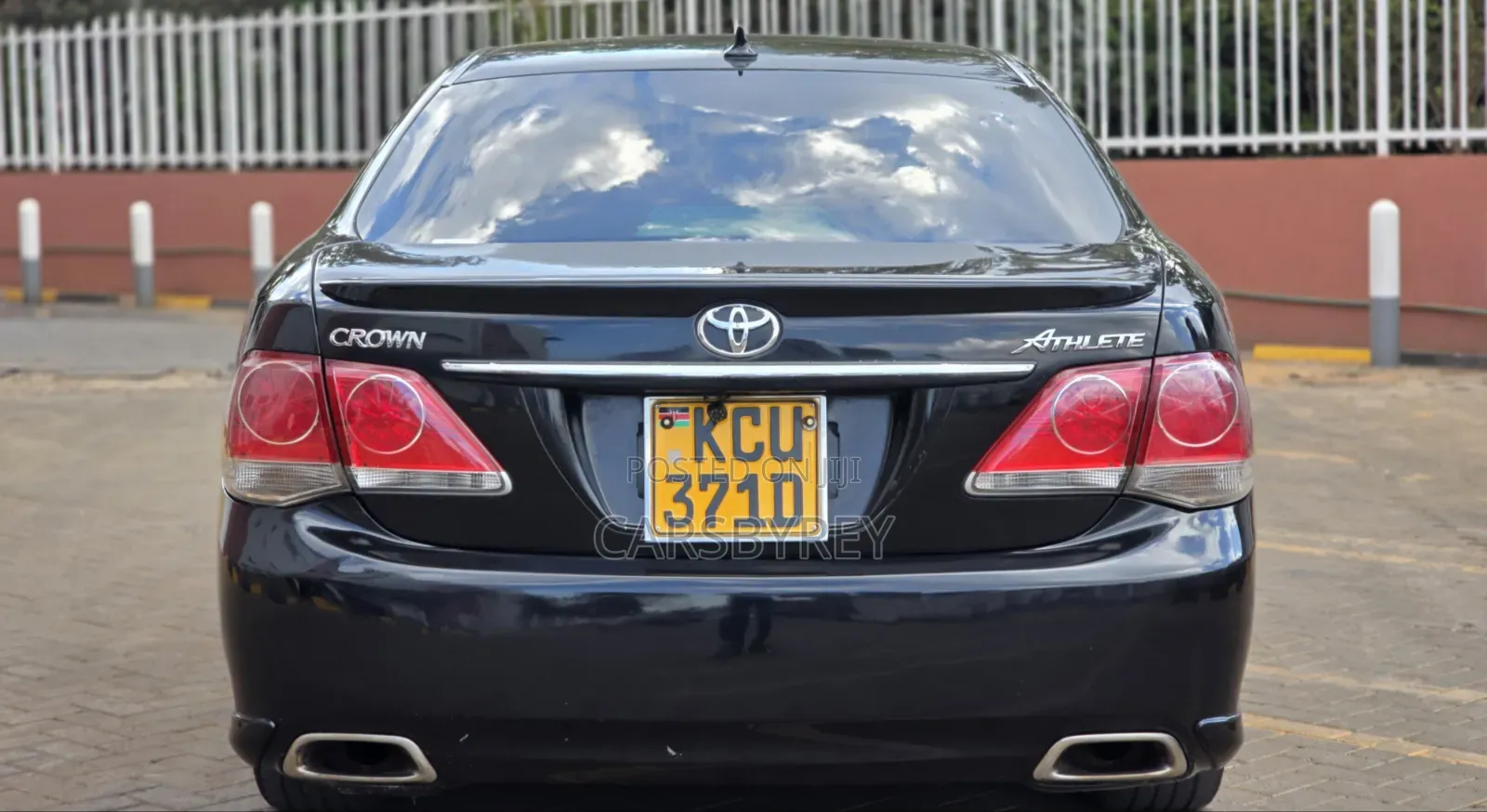 Toyota Crown 2012 Black