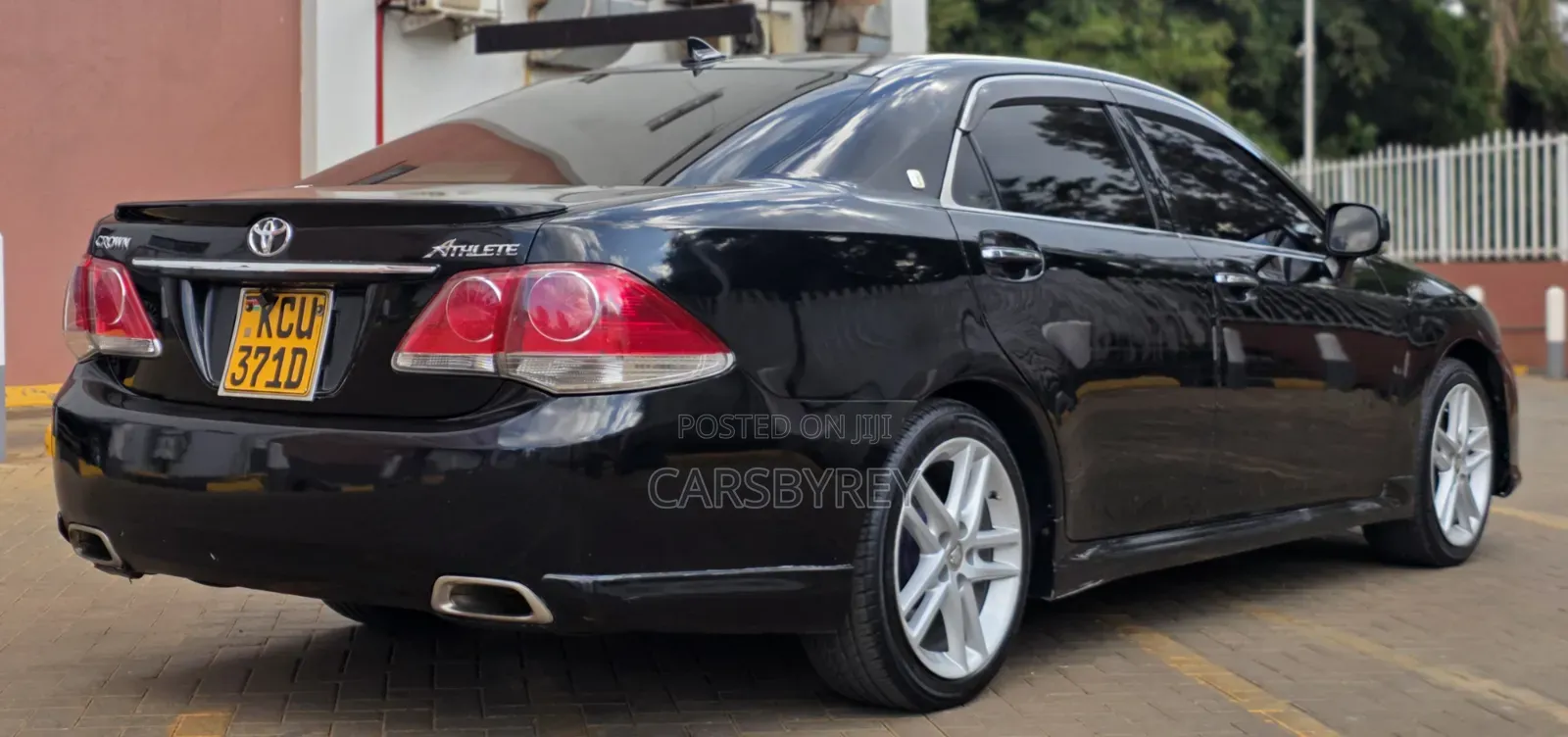 Toyota Crown 2012 Black