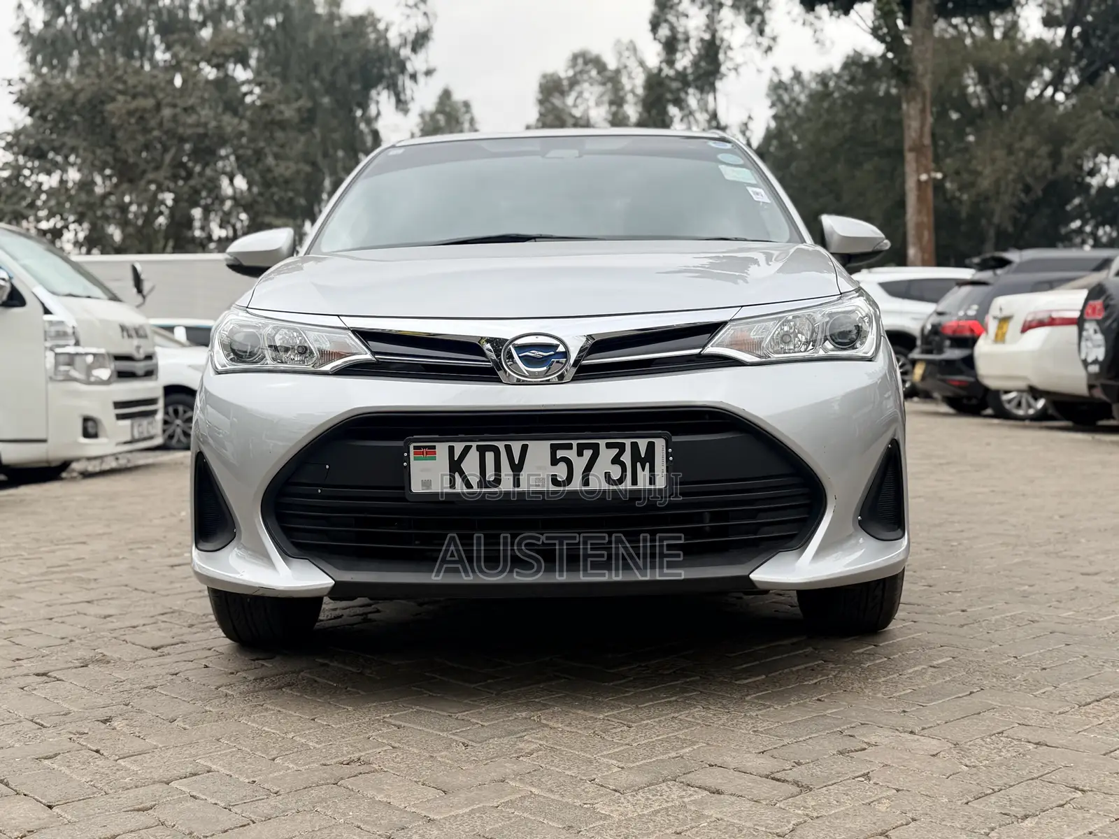 Toyota Axio 1.5 Hybrid 2WD 2019 Silver