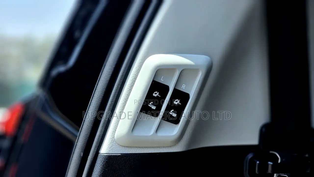 Toyota Land Cruiser Prado 2.8 2021 Black