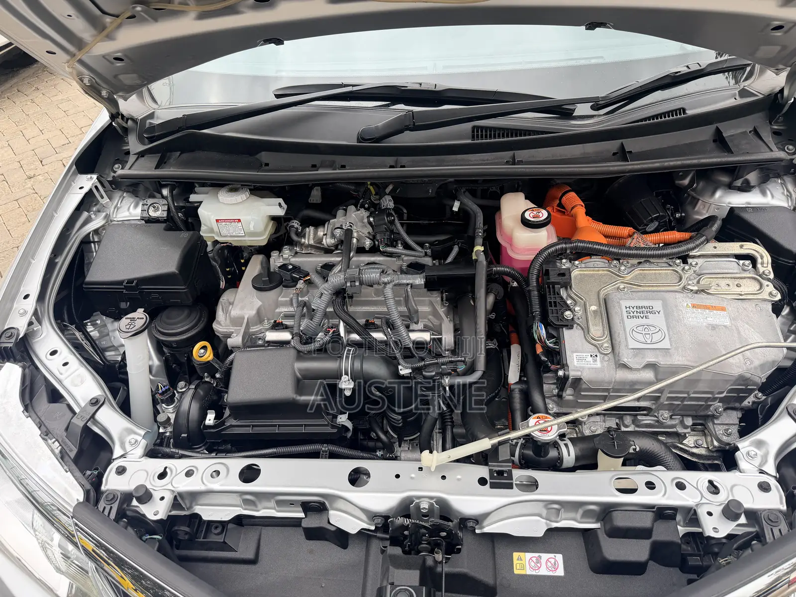 Toyota Axio 1.5 Hybrid 2WD 2019 Silver