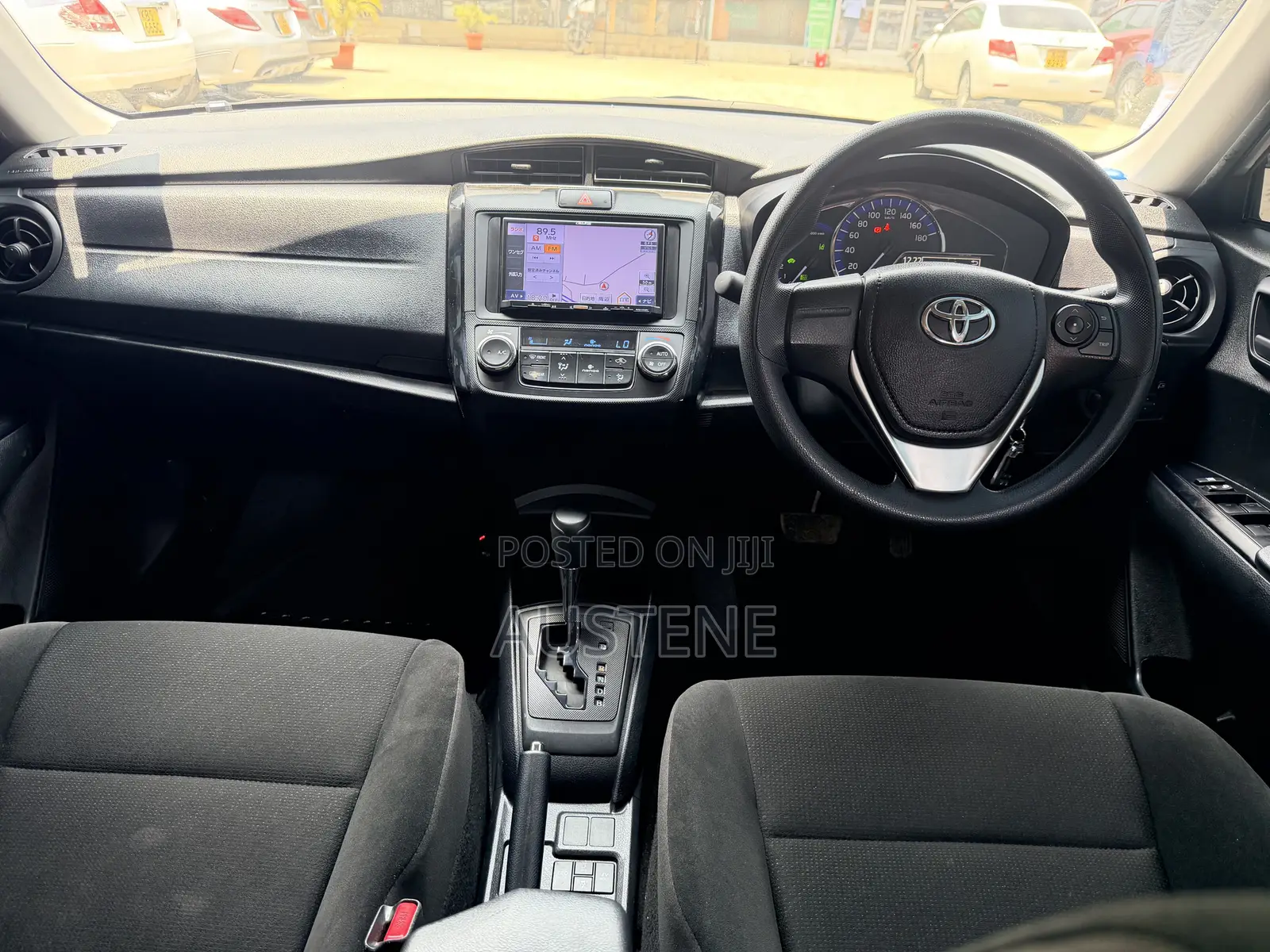 Toyota Axio 1.5 Hybrid 2WD 2019 Silver