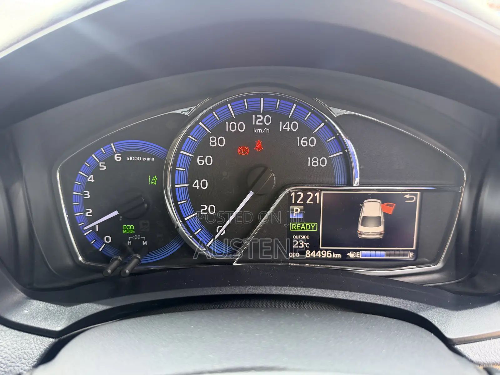 Toyota Axio 1.5 Hybrid 2WD 2019 Silver