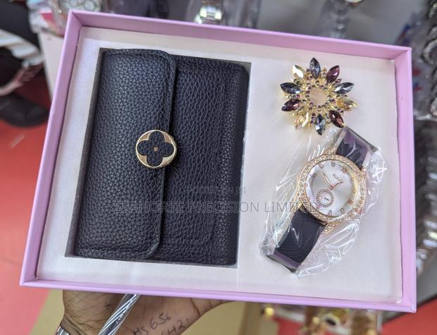 Ladies’ Watch & Wallet Gift Set – Elegant 2-Piece Set - main view