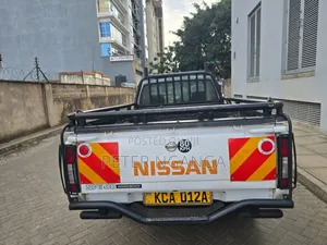 Nissan NP300 2013 White