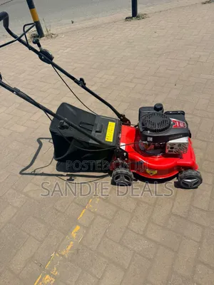 Lawn Cutting Machine