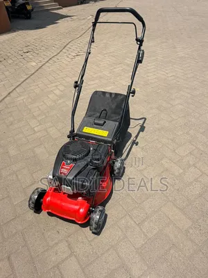 Lawn Cutting Machine
