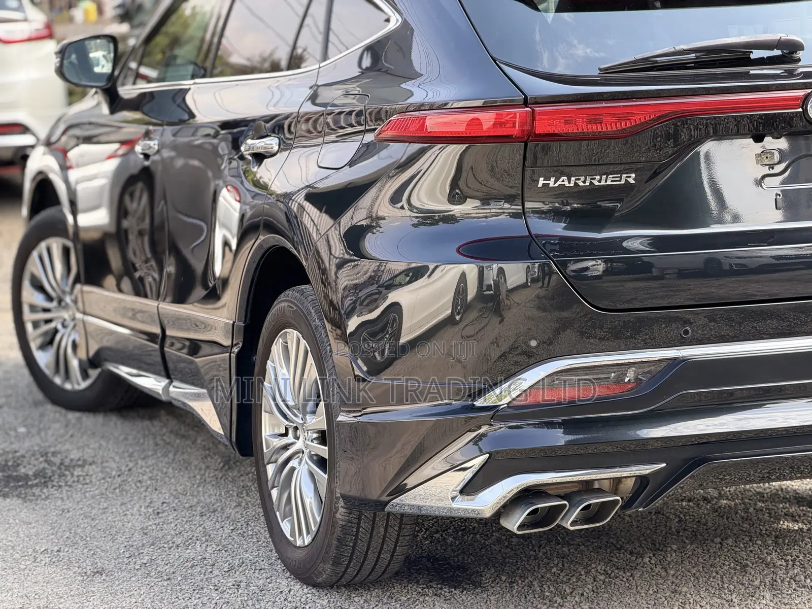 Toyota Harrier 2.0 4WD 2020 Pearl