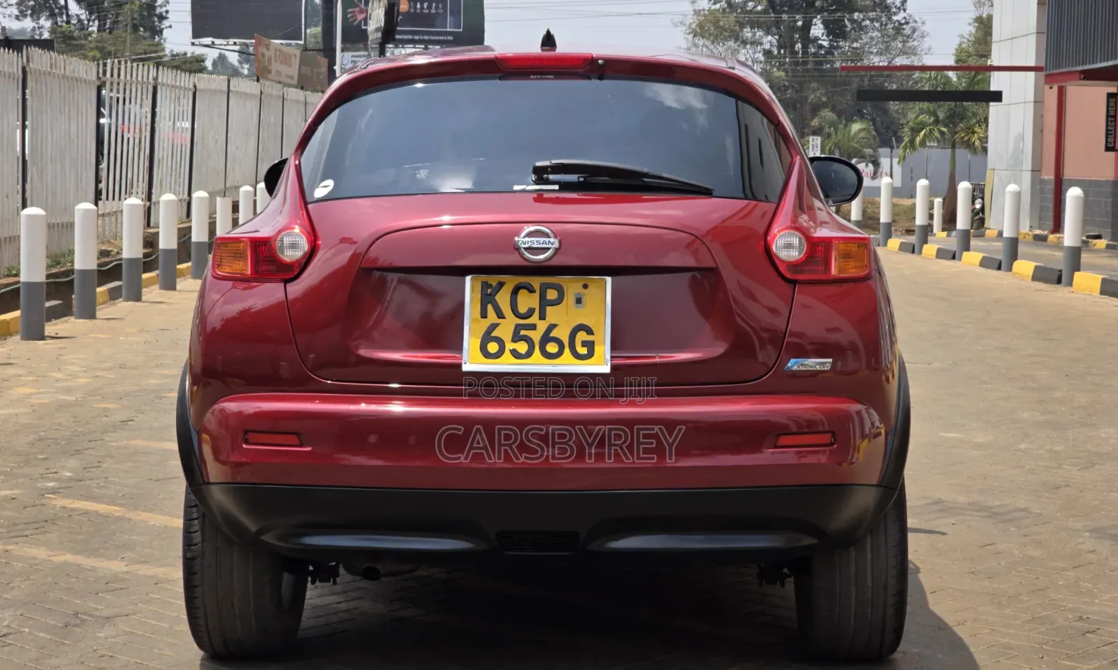 Nissan Juke 2011 Red