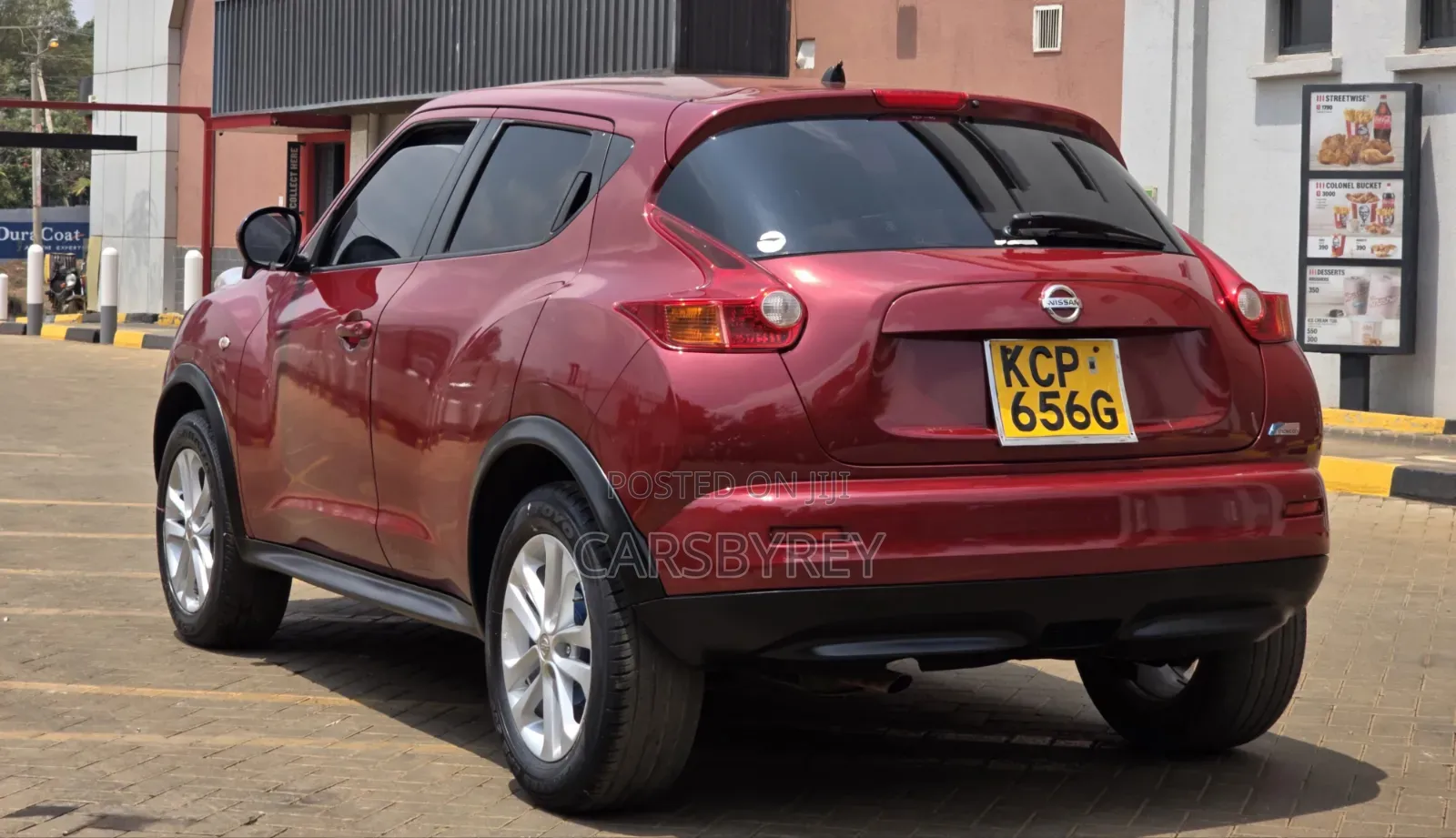 Nissan Juke 2011 Red