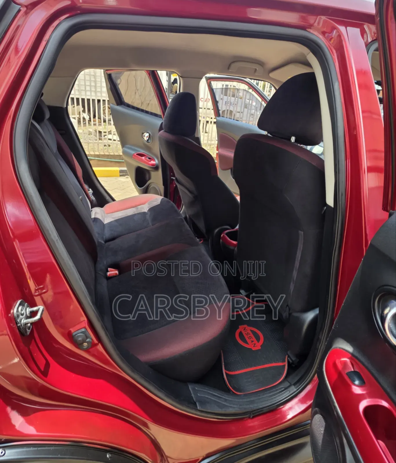 Nissan Juke 2011 Red