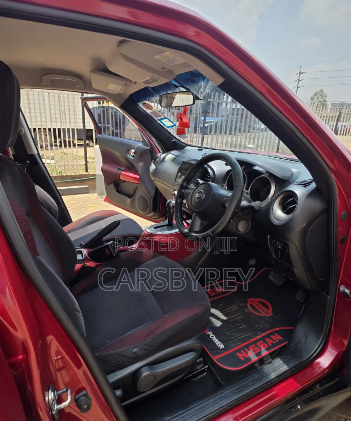 Nissan Juke 2011 Red