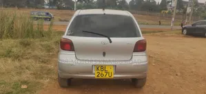 Toyota Vitz 2004 Silver