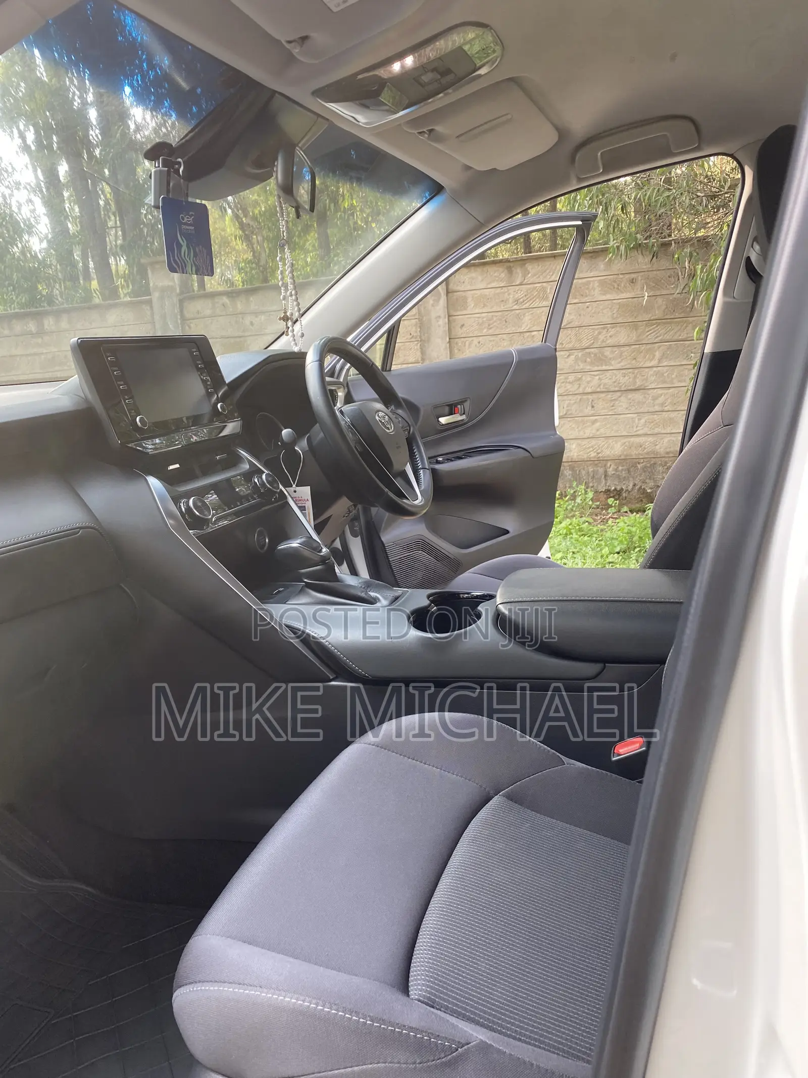 Toyota Harrier 2.0 2021 White