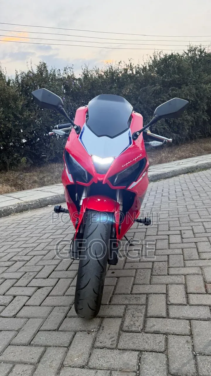 Taro GP1 400R 2025 Red