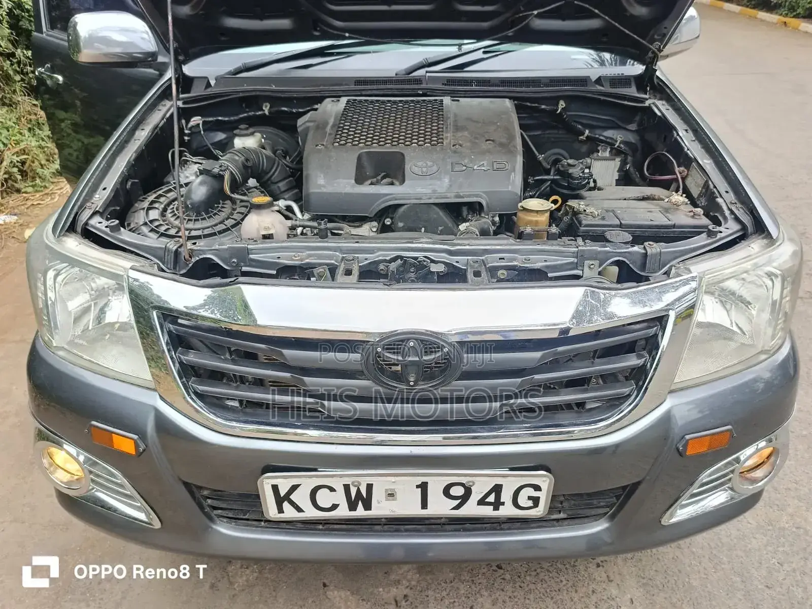 Toyota Hilux 2012 Gray