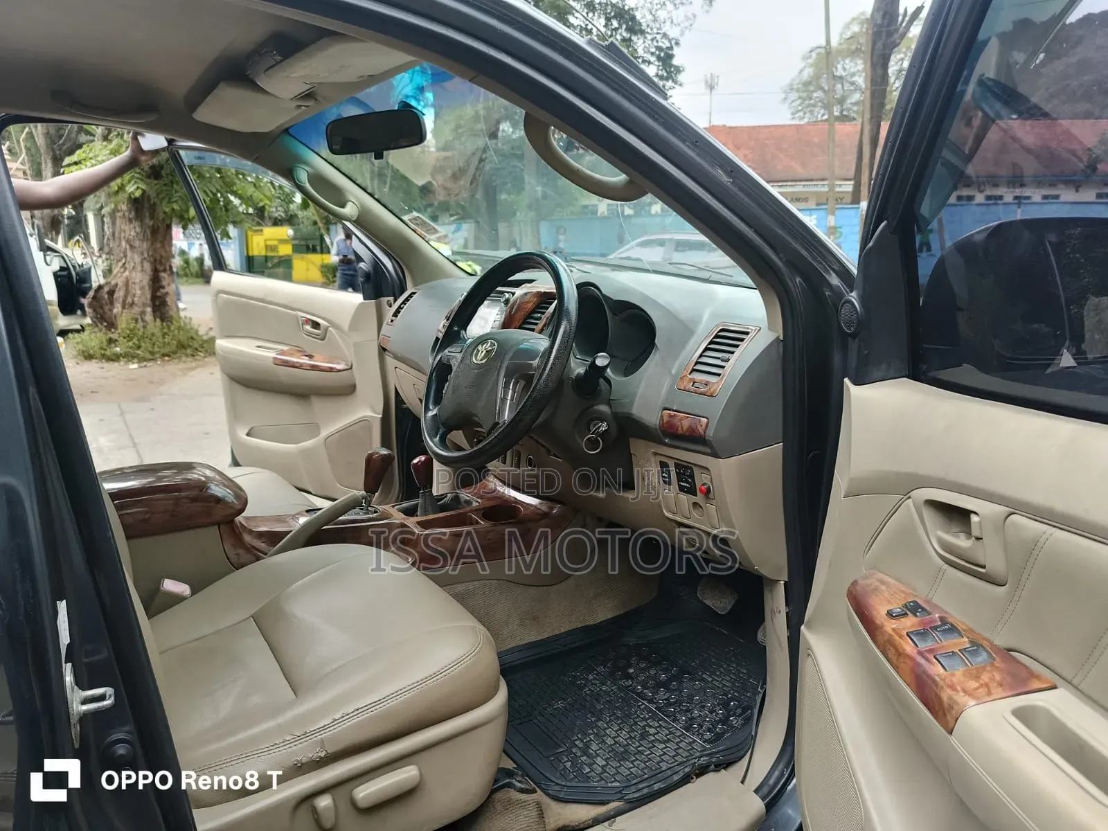 Toyota Hilux 2012 Gray