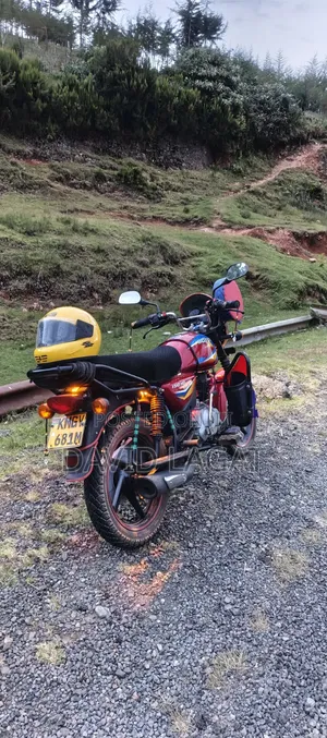 New Bajaj Boxer 150 UG 2025 Red