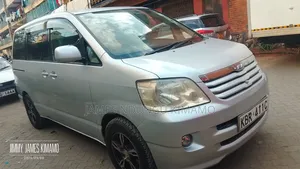 Toyota Noah 2005 Silver