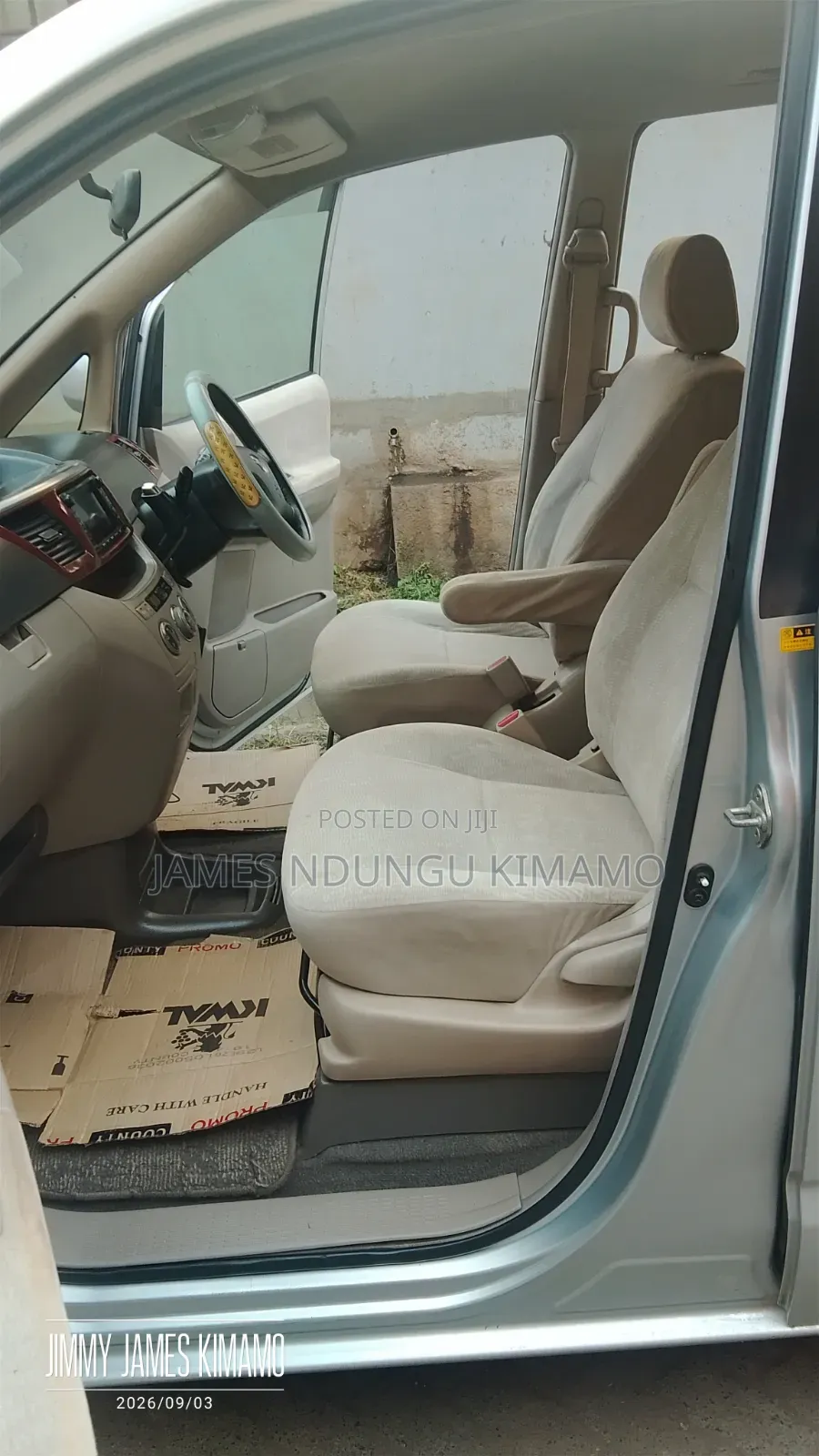 Toyota Noah 2005 Silver