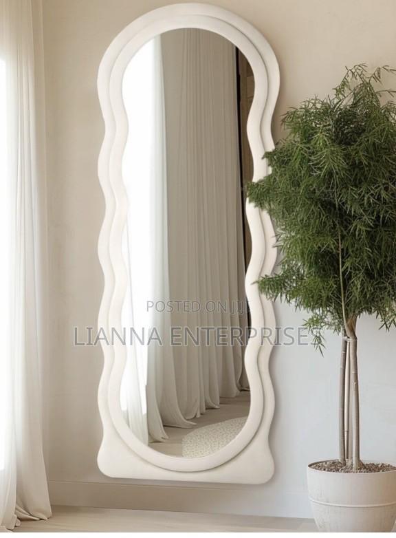 Desktop Wavy Mirror - thumbnail 2