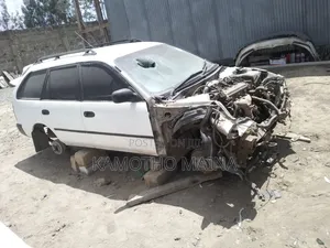 Toyota Corolla 1997 White