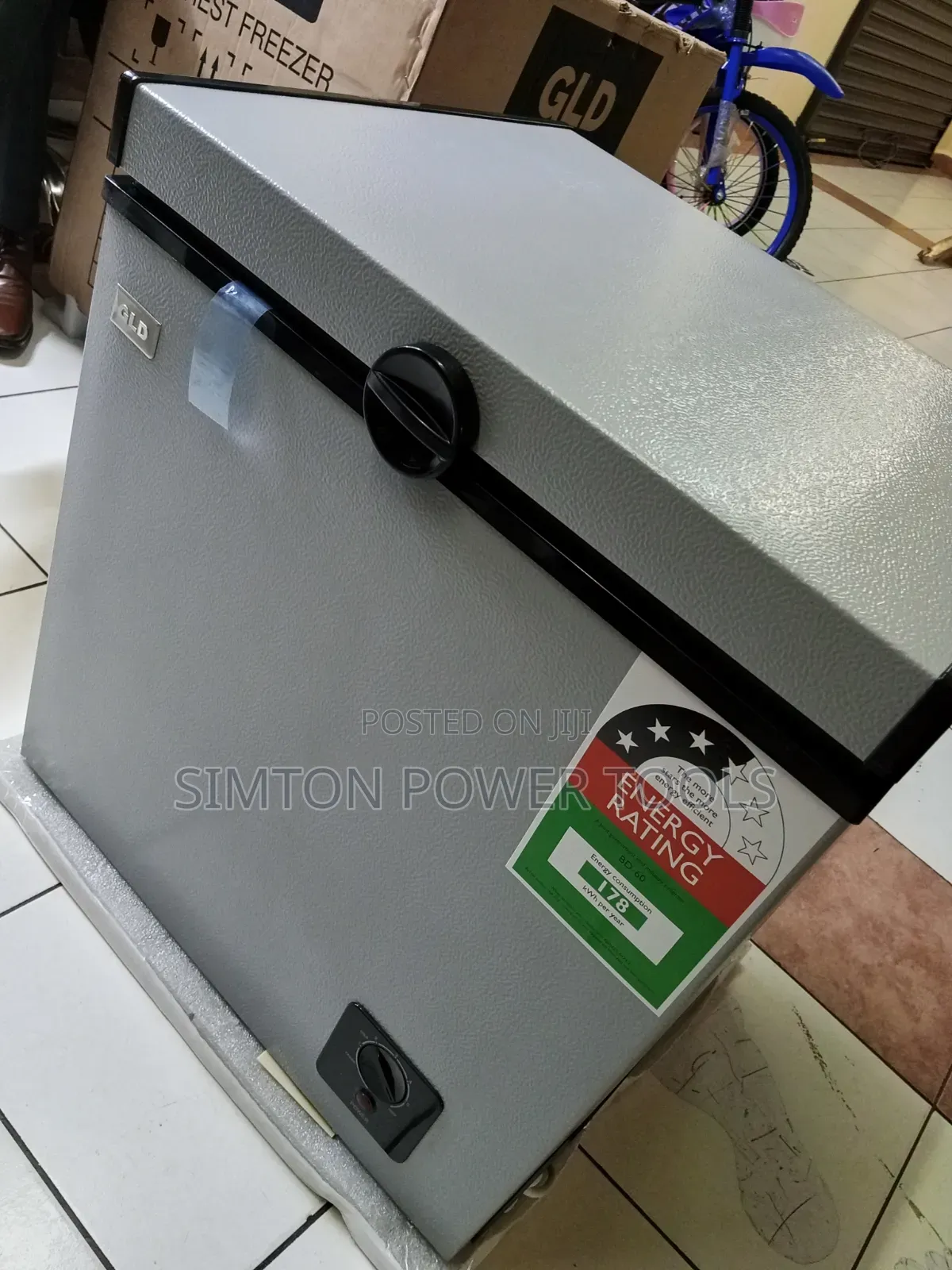 GLD 60-Litre Compact Energy Efficient Chest Freezer....
