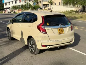 Honda Fit 2018 Beige