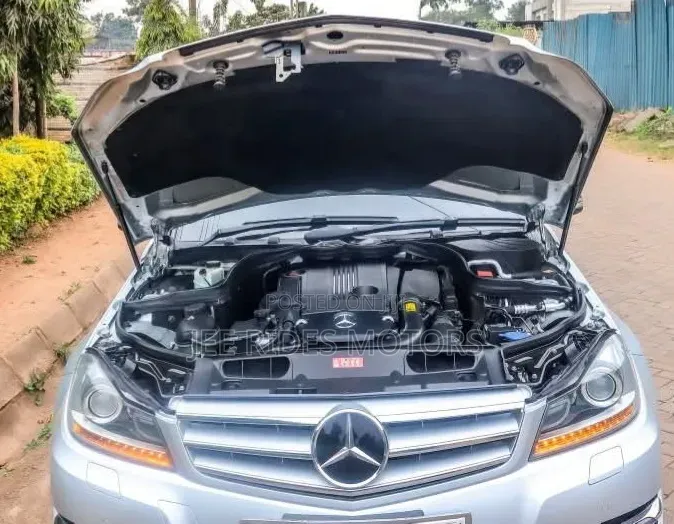 Mercedes-Benz C200 2014
