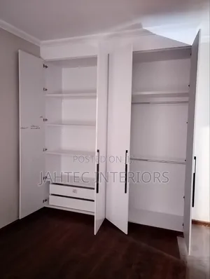 Wardrobe Fundi Open and Closed Wardrobe